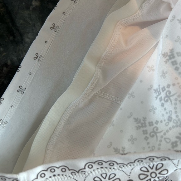 Glyder Sports Bra Cropped Shirt. Metallic silver pattern. Shelf bra. Like new. S - Picture 9 of 13